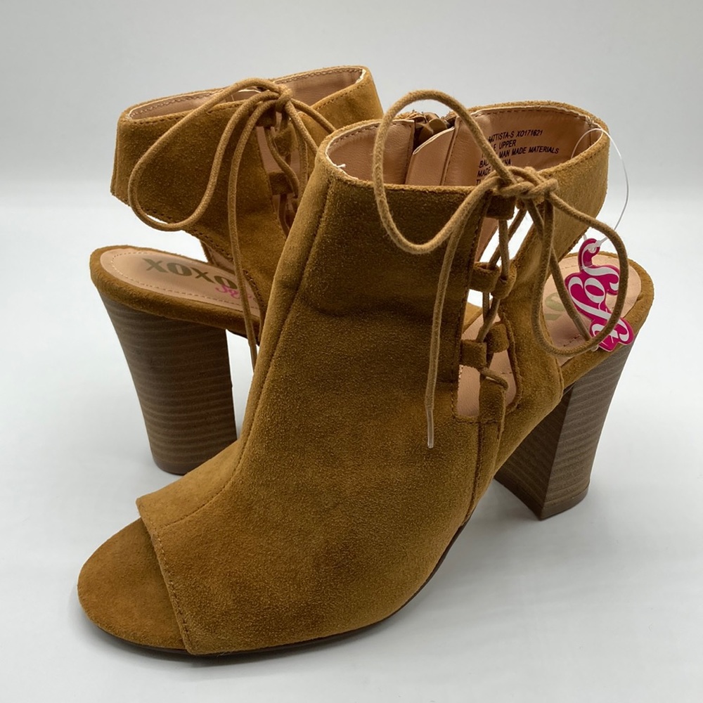 XOXO Soft Camel Peep Toe Zip Up Heels Women's Size 8